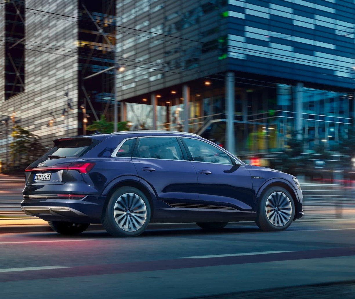 The new Audi e-tron quattro with the Clyde car subscription