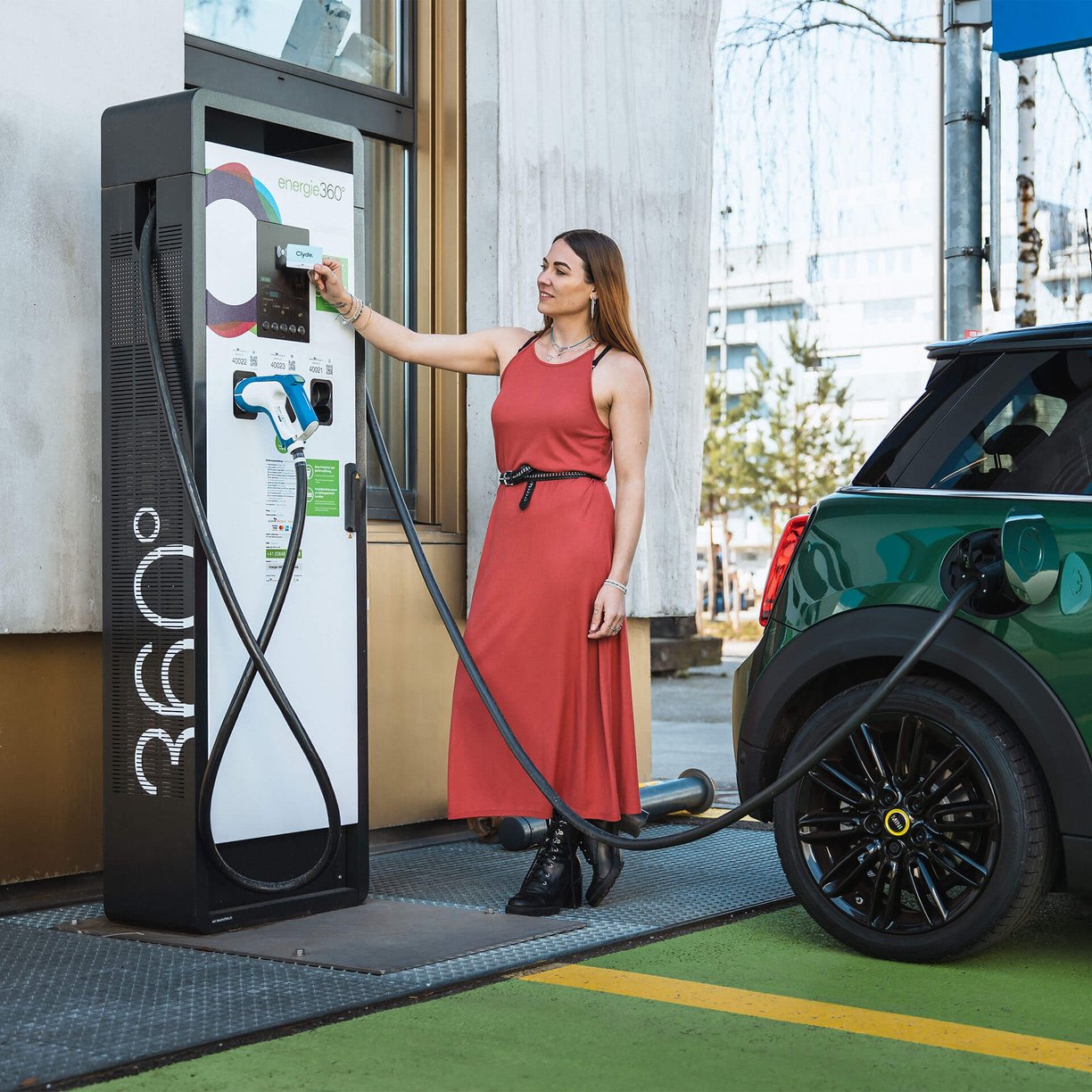 Clyde goes electric! Including e-car flat rate for charging.